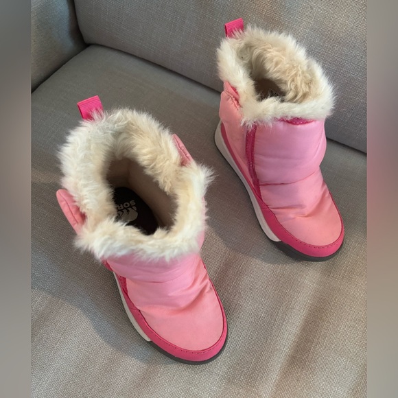 Sorel Whitney II Waterproof and Insulated Boots, Size 10 - Picture 6 of 12